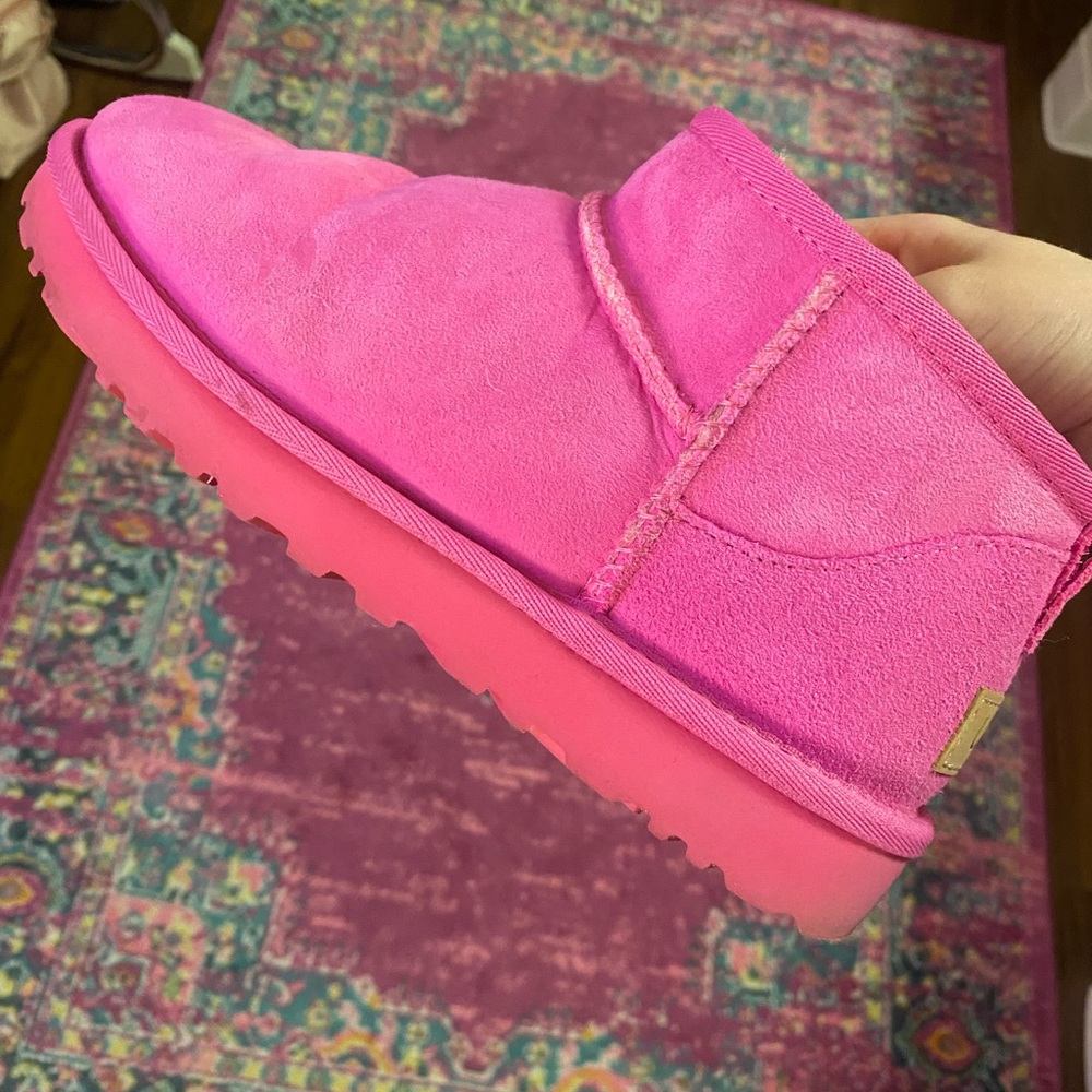 Hot pink mini uggs!